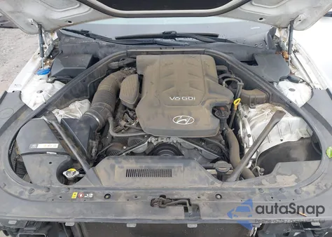 2015 Hyundai Genesis 3.8 z USA, uszkodzony, nr VIN KMHGN4JE2FU079590